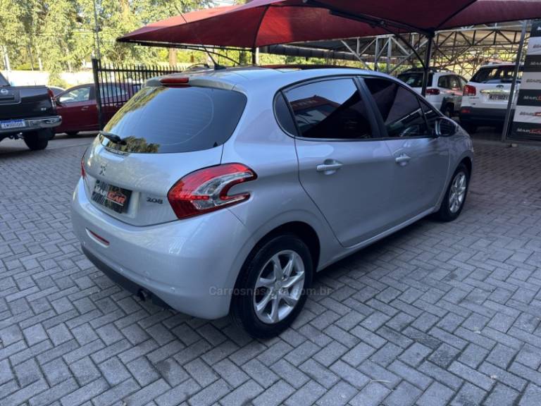 PEUGEOT - 208 - 2014/2014 - Prata - R$ 45.900,00