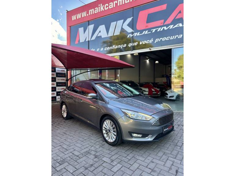 FORD - FOCUS - 2016/2017 - Cinza - R$ 70.900,00