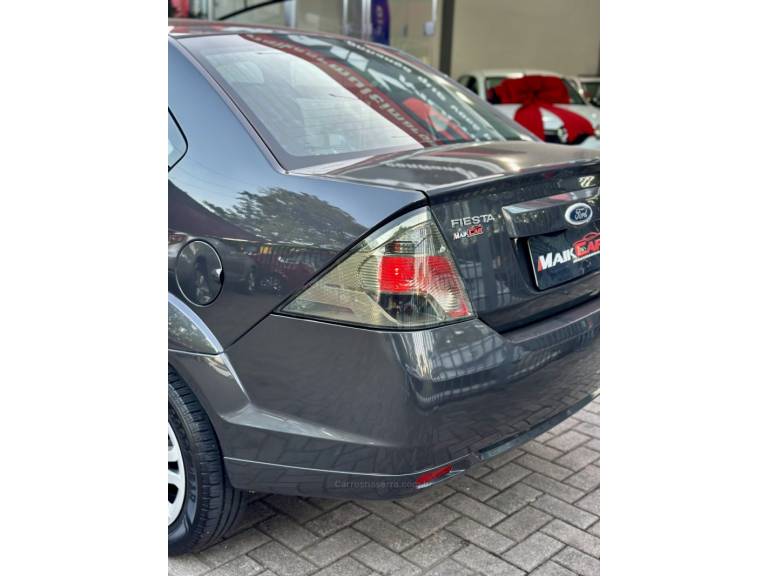 FORD - FIESTA - 2012/2013 - Cinza - R$ 35.900,00