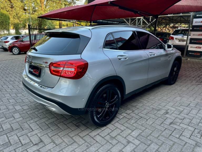 MERCEDES-BENZ - GLA 200 - 2016/2016 - Prata - R$ 119.900,00