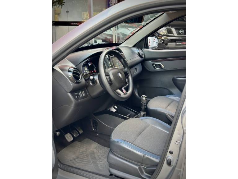 RENAULT - KWID - 2022/2023 - Prata - R$ 57.900,00