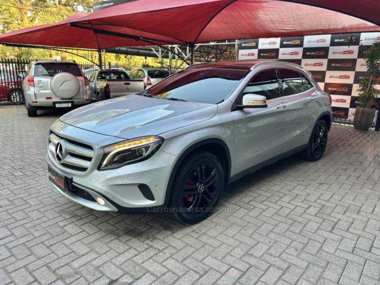 MERCEDES-BENZ - GLA 200 - 2016/2016 - Prata - R$ 119.900,00