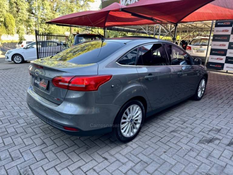 FORD - FOCUS - 2016/2017 - Cinza - R$ 70.900,00
