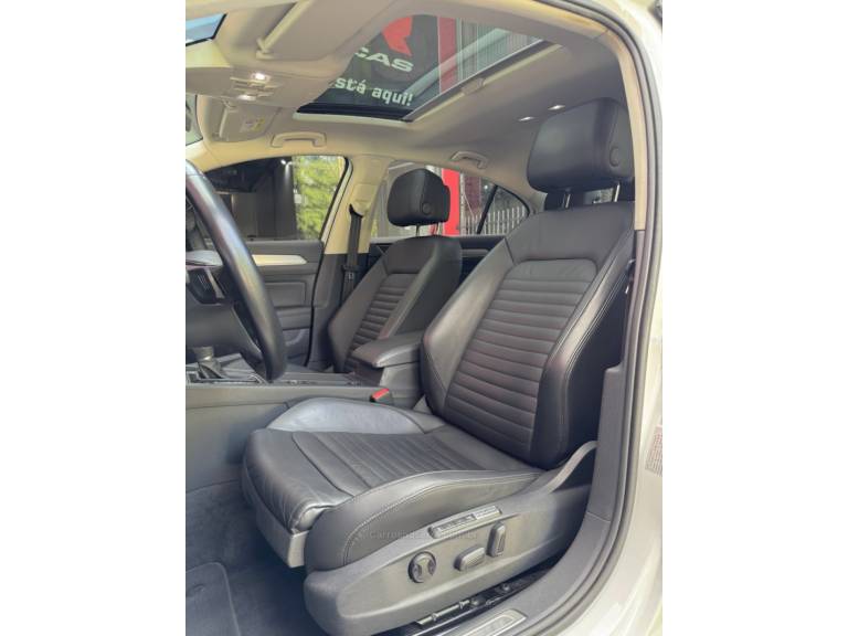 VOLKSWAGEN - PASSAT - 2018/2018 - Branca - R$ 149.900,00