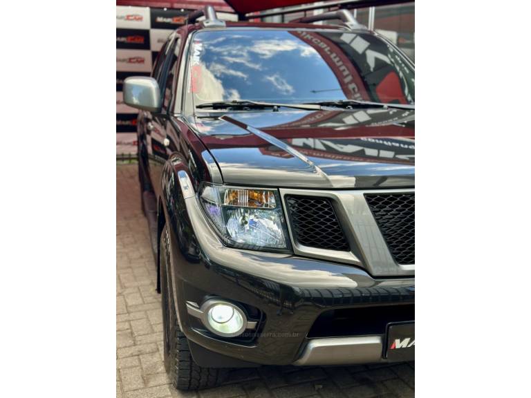 NISSAN - FRONTIER - 2015/2015 - Preta - R$ 107.900,00