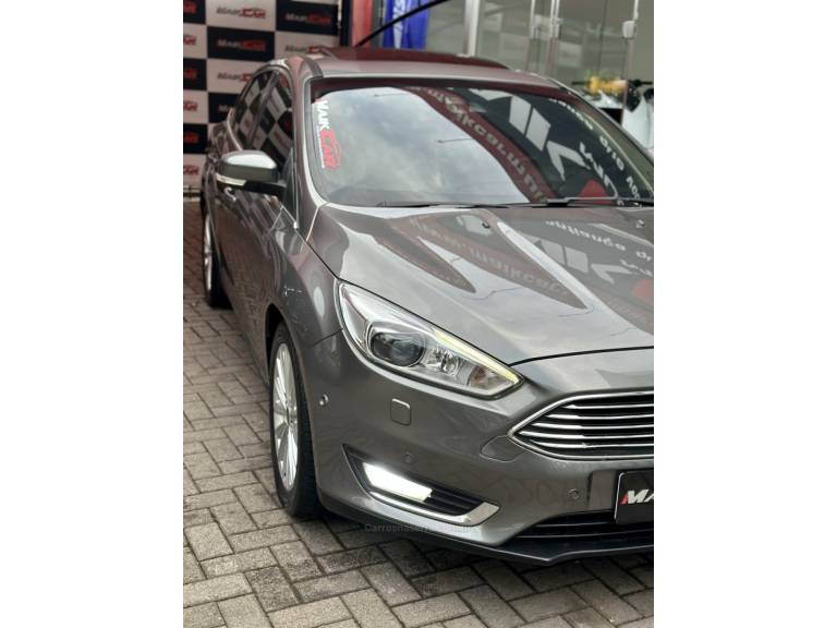 FORD - FOCUS - 2016/2016 - Cinza - R$ 67.900,00