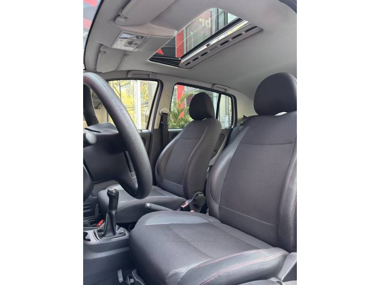VOLKSWAGEN - FOX - 2011/2011 - Branca - R$ 42.900,00