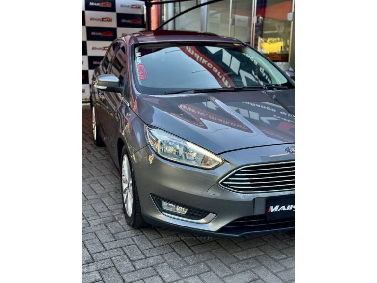 FORD - FOCUS - 2016/2017 - Cinza - R$ 70.900,00