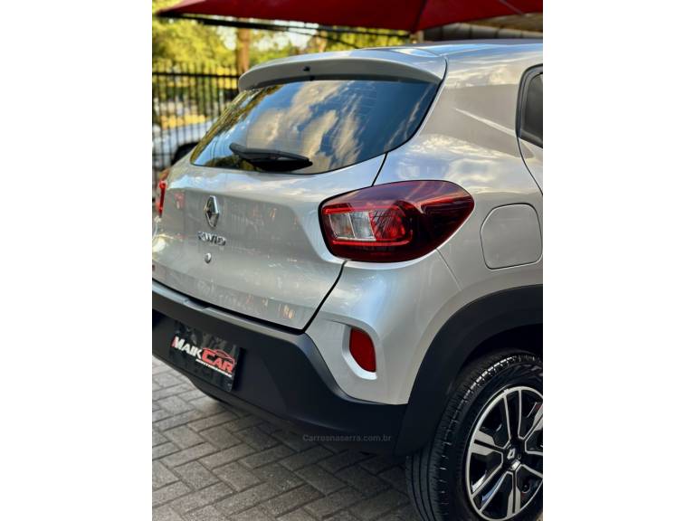 RENAULT - KWID - 2022/2023 - Prata - R$ 57.900,00