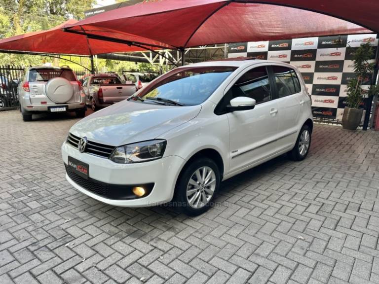VOLKSWAGEN - FOX - 2011/2011 - Branca - R$ 42.900,00