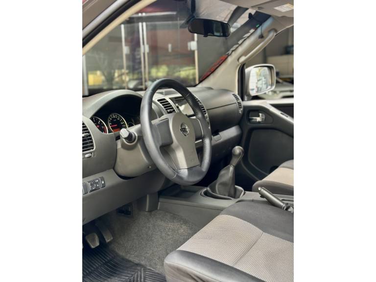 NISSAN - FRONTIER - 2015/2015 - Preta - R$ 107.900,00