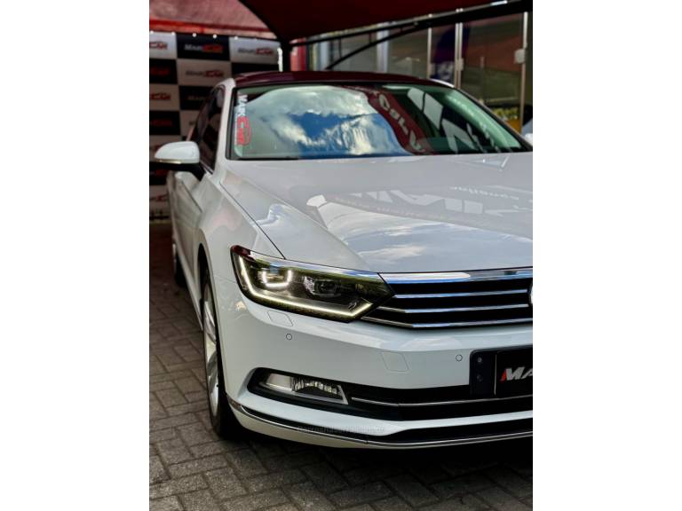 VOLKSWAGEN - PASSAT - 2018/2018 - Branca - R$ 149.900,00