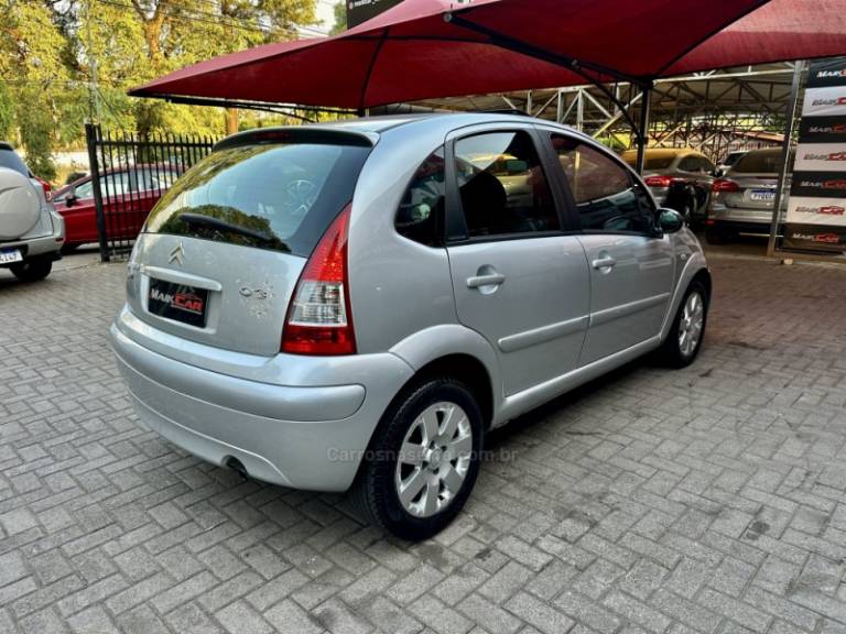 CITROËN - C3 - 2010/2011 - Prata - R$ 31.900,00