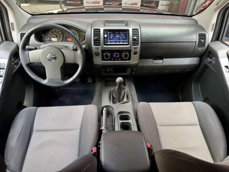 NISSAN - FRONTIER - 2015/2015 - Preta - R$ 107.900,00