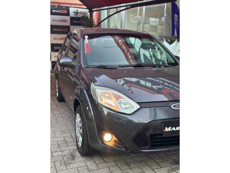 FORD - FIESTA - 2012/2013 - Cinza - R$ 35.900,00