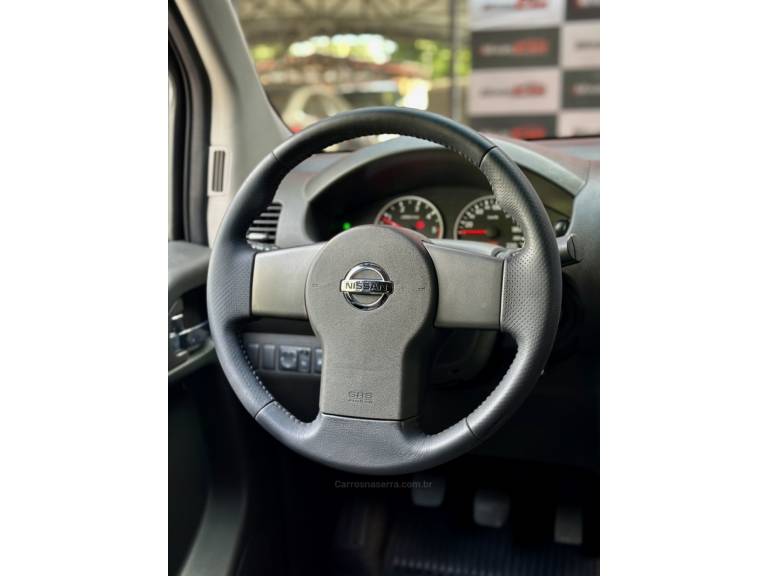 NISSAN - FRONTIER - 2015/2015 - Preta - R$ 107.900,00