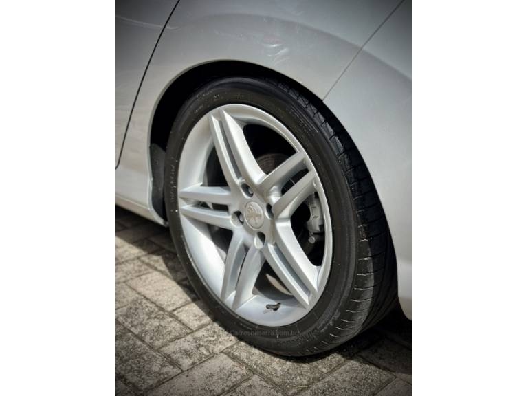 PEUGEOT - 308 - 2013/2014 - Prata - R$ 46.900,00
