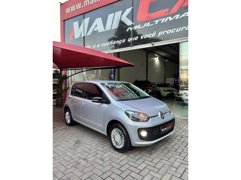 VOLKSWAGEN - UP - 2016/2017 - Prata - R$ 63.900,00