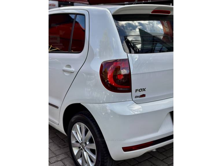 VOLKSWAGEN - FOX - 2011/2011 - Branca - R$ 42.900,00