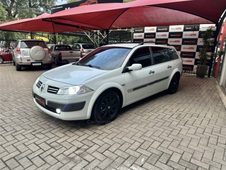 RENAULT - MÉGANE - 2011/2011 - Branca - R$ 35.900,00
