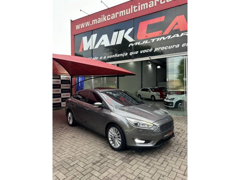 FORD - FOCUS - 2016/2016 - Cinza - R$ 67.900,00
